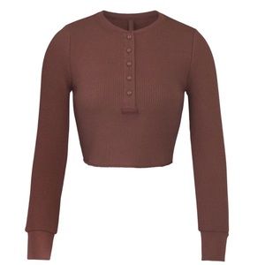 Skims- Waffle Long Sleeve Cropped Henley Garnet Top